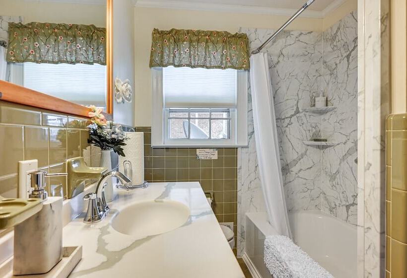 Greenville Home: 2 Mi To Downtown!