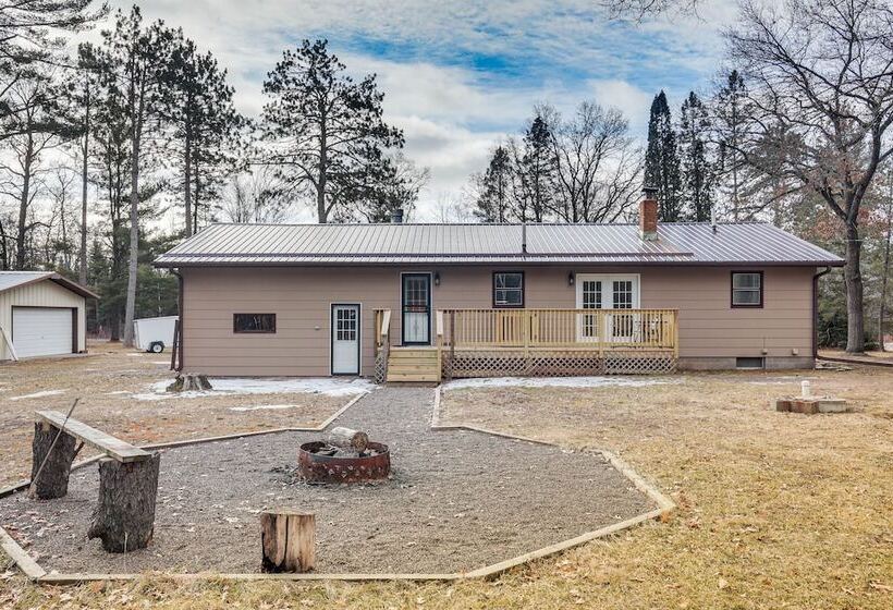 Hayward Home W/ Private Deck, Fire Pit & Kayak!