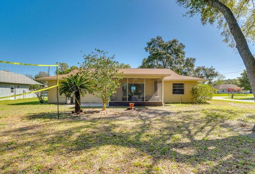 Home W/ Screened Porch, Near Weeki Wachee Springs!