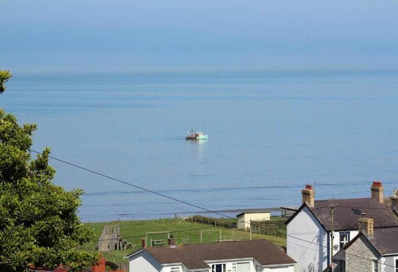 Отель Aberaeron Pods Luxury Accommodation