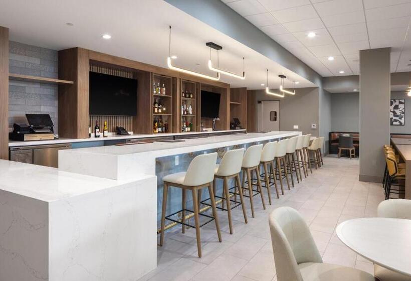 בית מלון כפרי Holiday Inn & Suites Monterey Park – Los Angeles, An Ihg