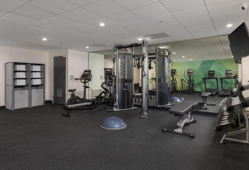 בית מלון כפרי Holiday Inn & Suites Monterey Park – Los Angeles, An Ihg