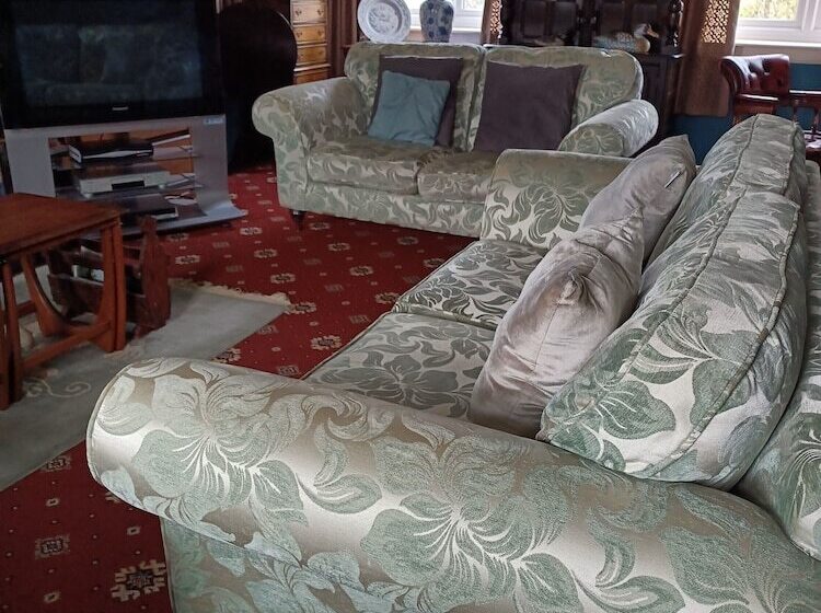 فندق Lowri Cottage