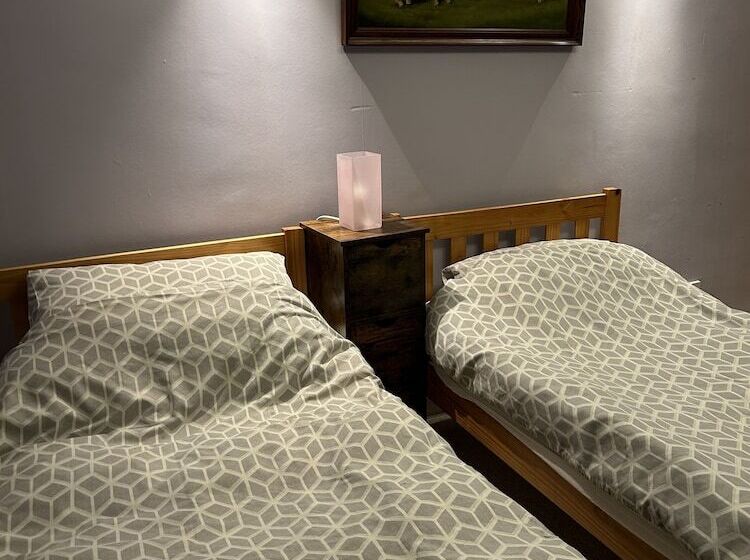 فندق Lowri Cottage