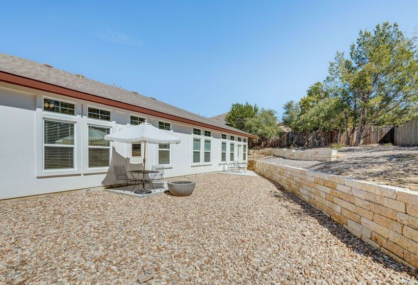 Idyllic Lago Vista Home < 1 Mi To Lake Travis!