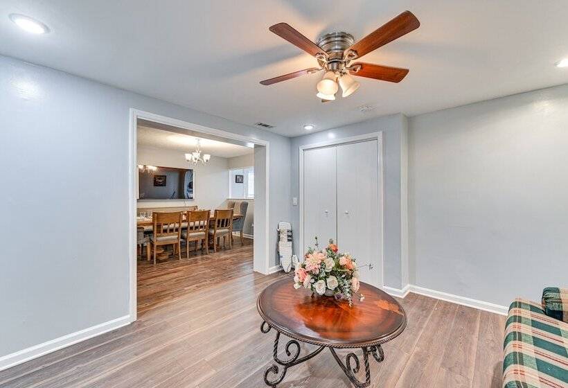 7 Mi To Louisville: Family Friendly Jefferson Home