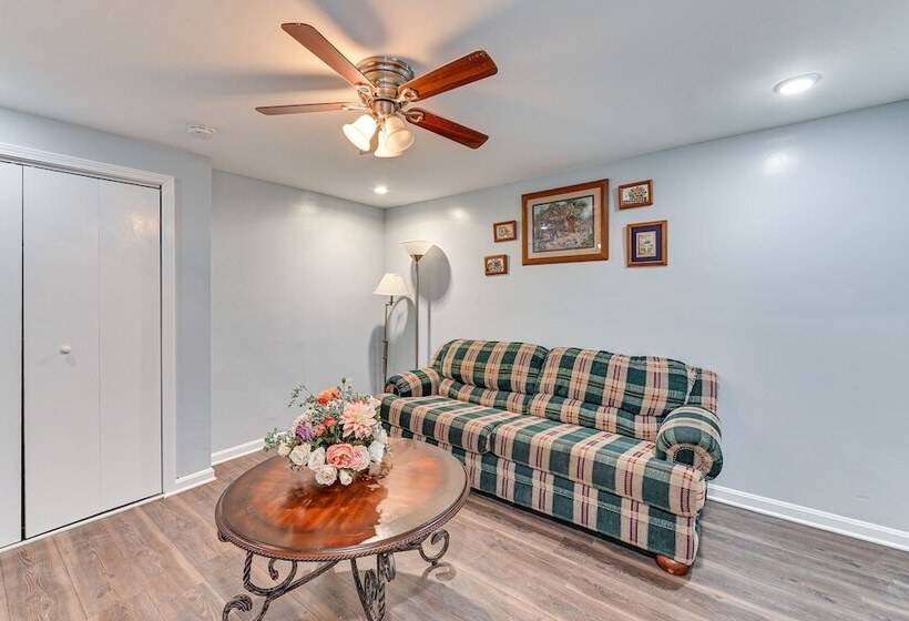 7 Mi To Louisville: Family Friendly Jefferson Home