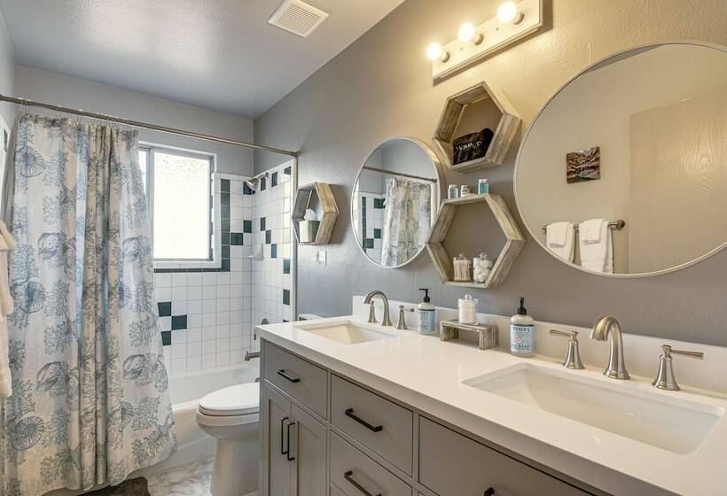 Kanab Home W/ Deck Near Zion National Park!