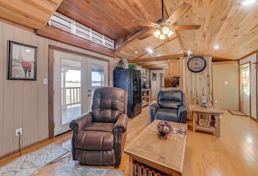 Peaceful Kentucky Countryside Cabin W/ Porch
