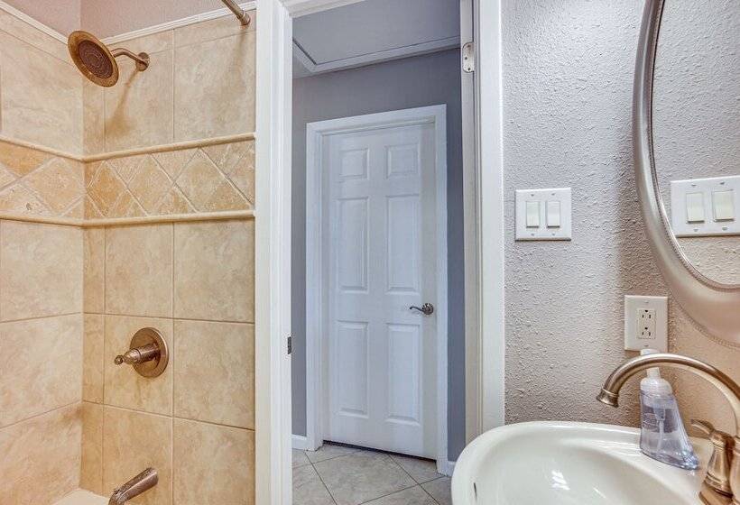 Lakefront Livingston Retreat W/ Dock & Fire Pit!