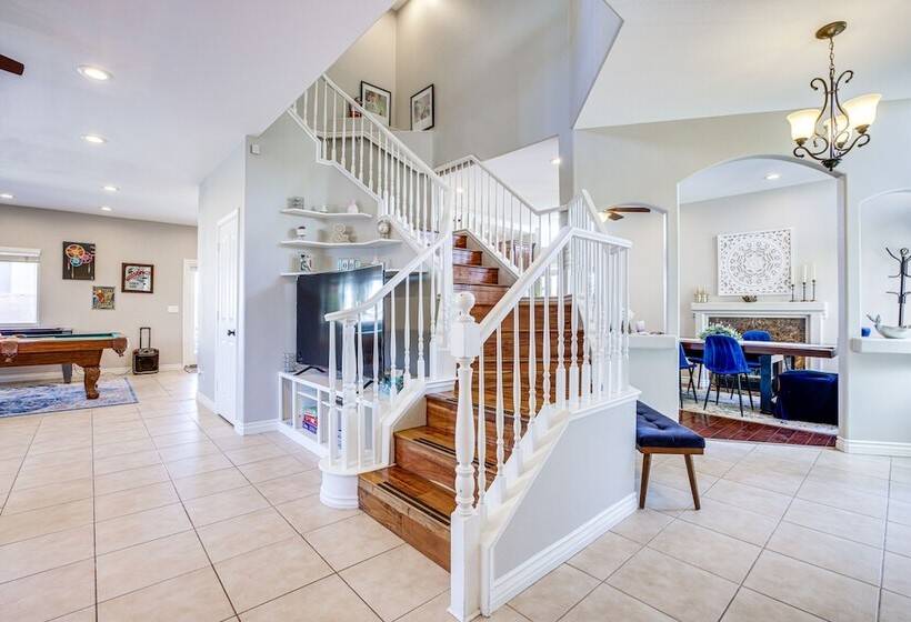 Large Las Vegas Home W/ Pool, Hot Tub + Game Room