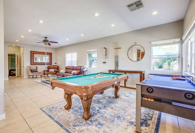 Large Las Vegas Home W/ Pool, Hot Tub + Game Room