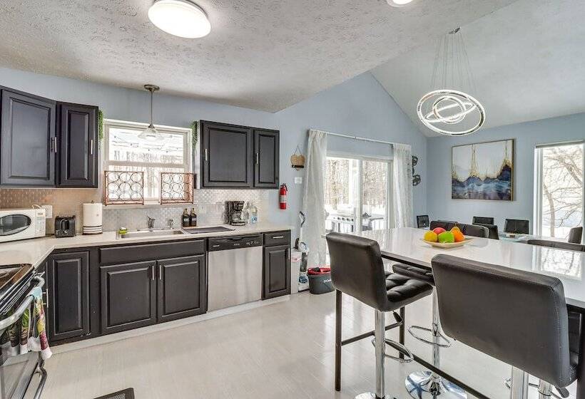 Long Pond Home W/ Private Hot Tub & Game Room