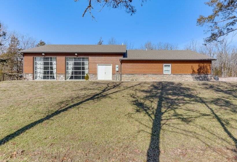 Marionville Cottage On 70 Acres W/ Recreation Room