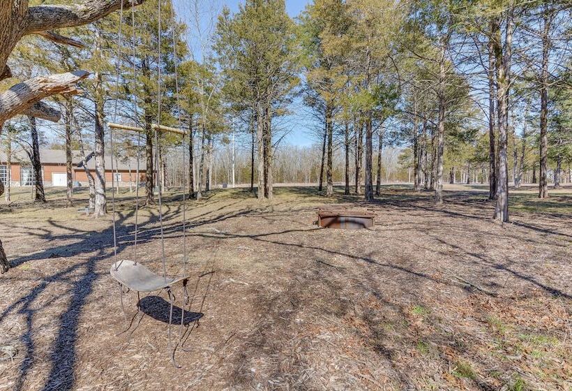 Marionville Cottage On 70 Acres W/ Recreation Room