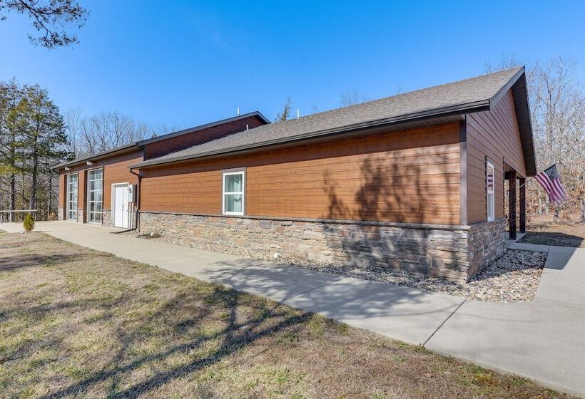 Marionville Cottage On 70 Acres W/ Recreation Room