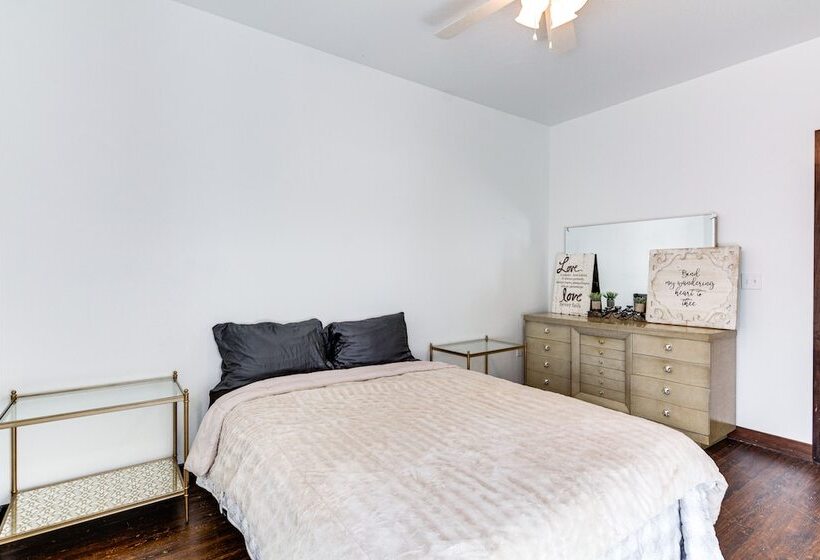 Marionville Cottage On 70 Acres W/ Recreation Room