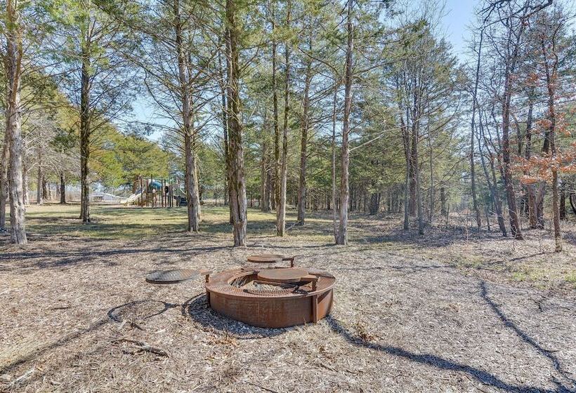 Marionville Cottage On 70 Acres W/ Recreation Room