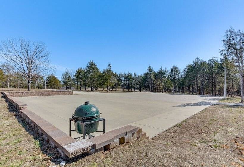 Marionville Cottage On 70 Acres W/ Recreation Room