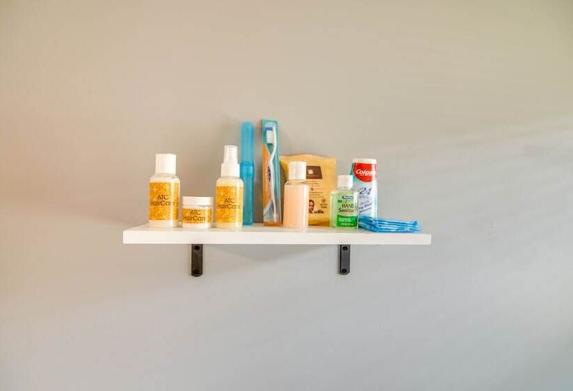 Milwaukee Home W/ Fire Pit ~ 8 Mi To Lake Michigan