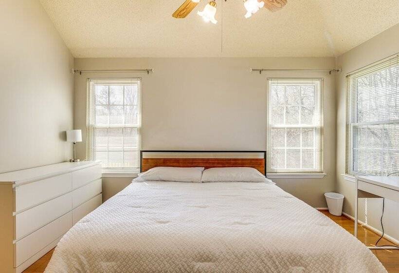 Minimalist Alpharetta Home W/ Balcony Near Atlanta