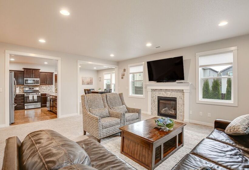 Modern Eugene Home: 2 Mi To University Of Oregon!