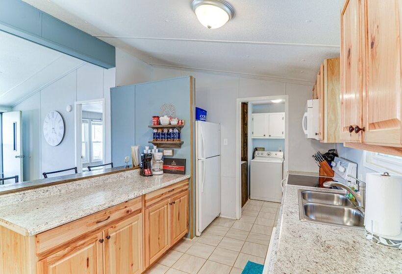 Monticello Home W/ Deck & Fire Pit < 1 Mi To Water