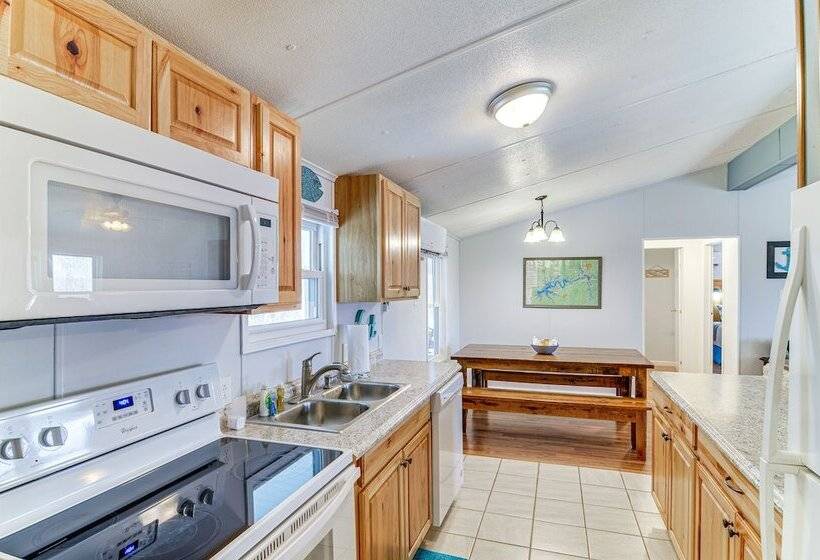 Monticello Home W/ Deck & Fire Pit < 1 Mi To Water