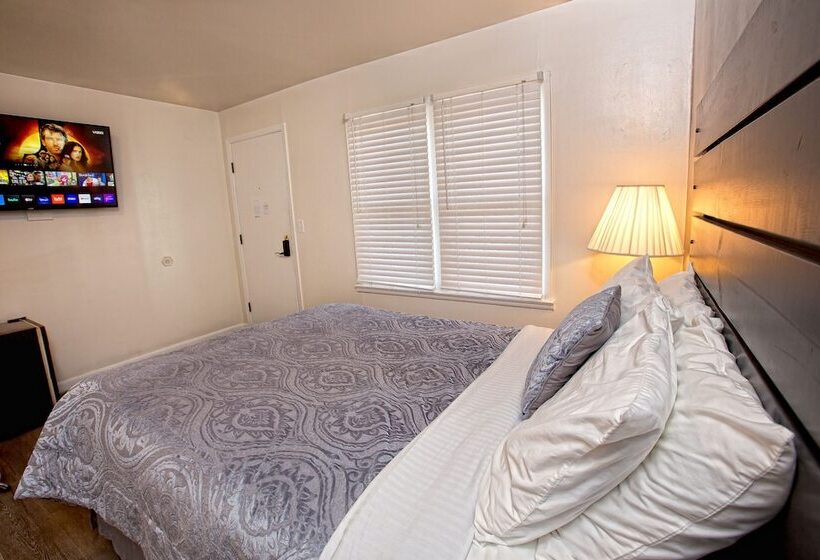 فندق على الطريق Prairie Voyager