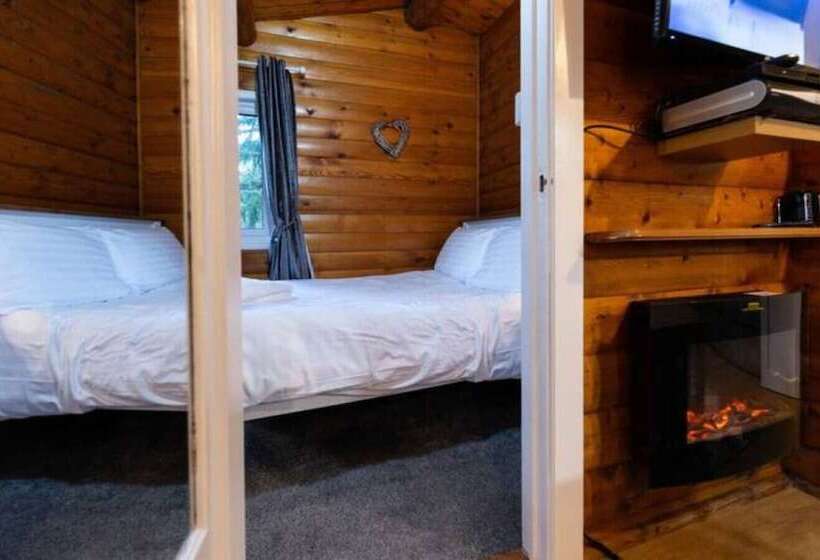 Mountain View 2 Bed Log Cabin
