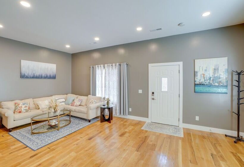 New Albany Home W/ Smart Tvs Near Ohio River!