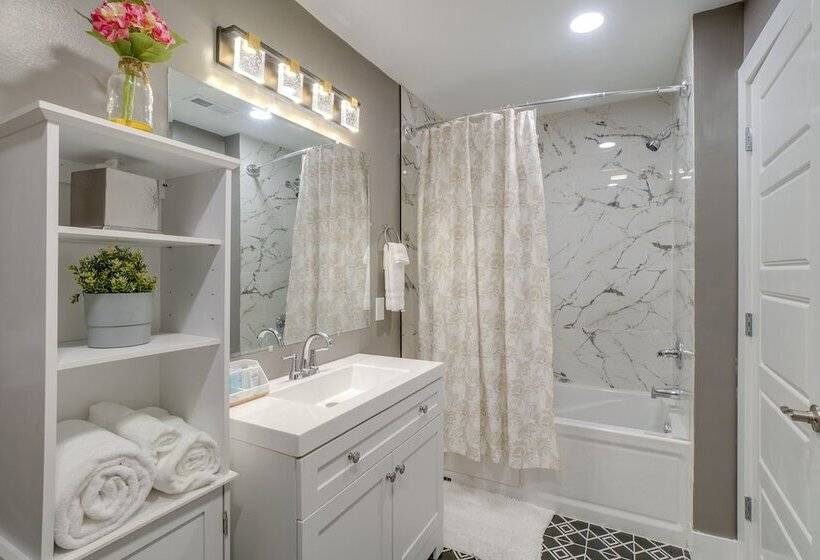 New Albany Home W/ Smart Tvs Near Ohio River!