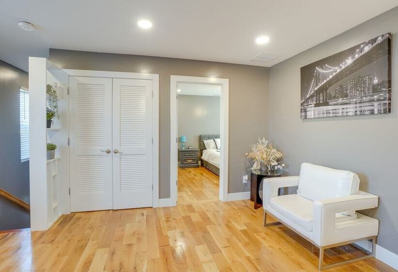 New Albany Home W/ Smart Tvs Near Ohio River!