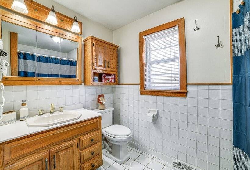 New York Abode: 2 Mi To Binghamton University!