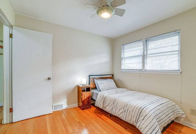 New York Abode: 2 Mi To Binghamton University!