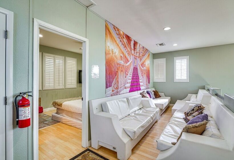 North Las Vegas Home W/ Pool ~ 9 Mi To The Strip!