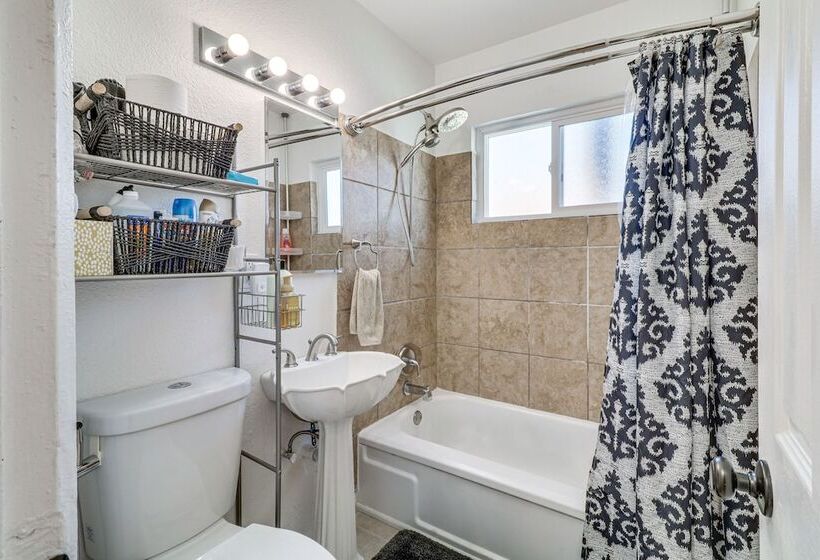 Palmdale Family Home W/ Private Pool & Backyard