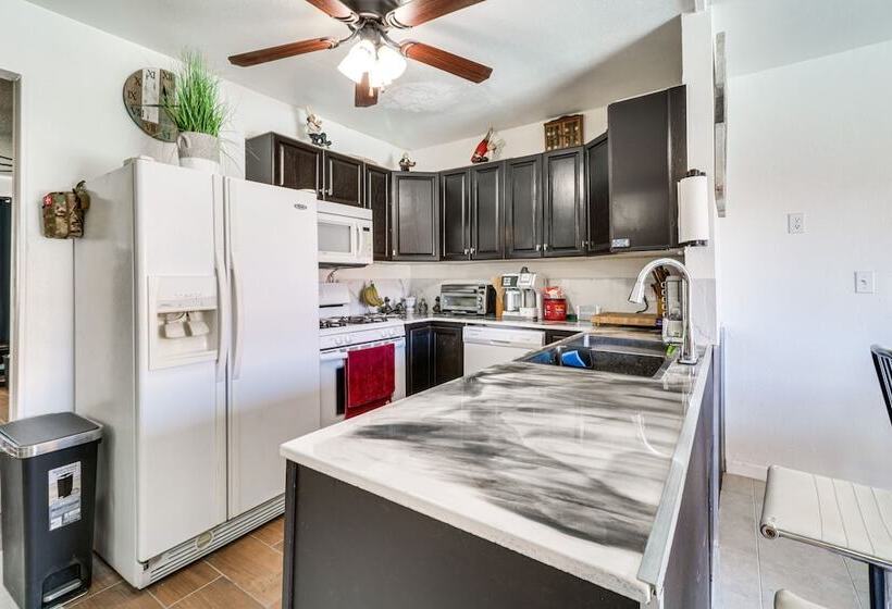 Palmdale Family Home W/ Private Pool & Backyard