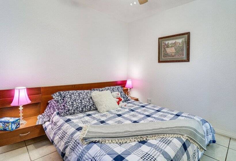 Palmdale Family Home W/ Private Pool & Backyard