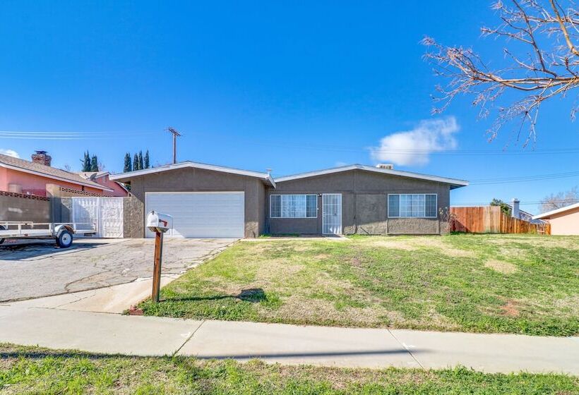 Palmdale Family Home W/ Private Pool & Backyard