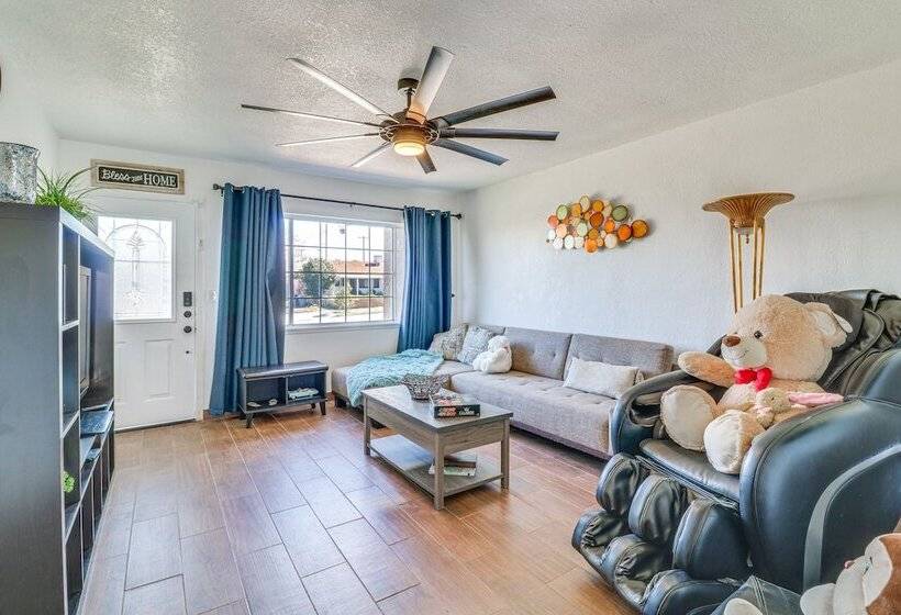 Palmdale Family Home W/ Private Pool & Backyard