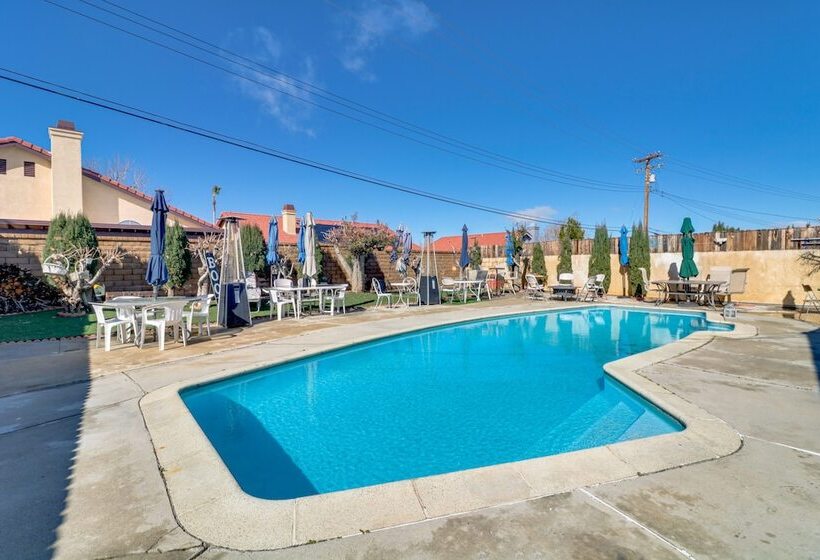 Palmdale Family Home W/ Private Pool & Backyard