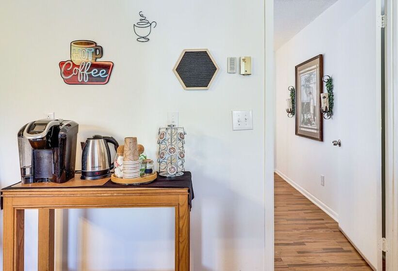 Peaceful Trenton Home W/ Patio Near Hiking!