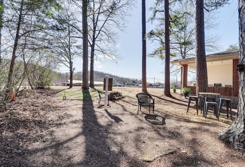 Peaceful Trenton Home W/ Patio Near Hiking!