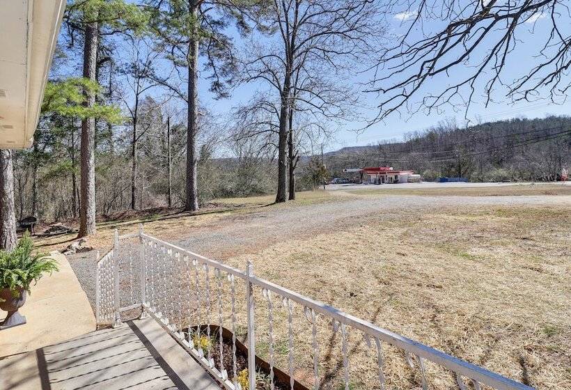 Peaceful Trenton Home W/ Patio Near Hiking!