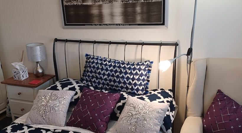 ペンション Aylesbury Lovely Double And Single Bedroom With Guest Only Bathroom