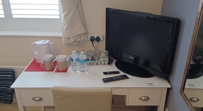 ペンション Aylesbury Lovely Double And Single Bedroom With Guest Only Bathroom