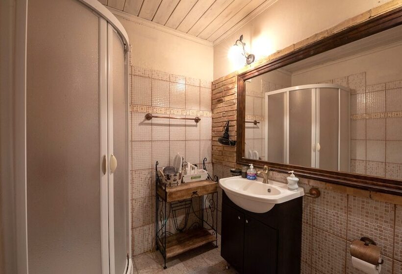 پانسیون Lykovrisi Guest House