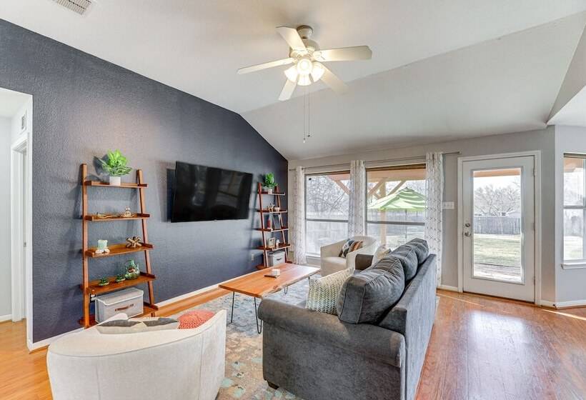 Pet Friendly Austin Home W/ Patio & Fenced Yard!