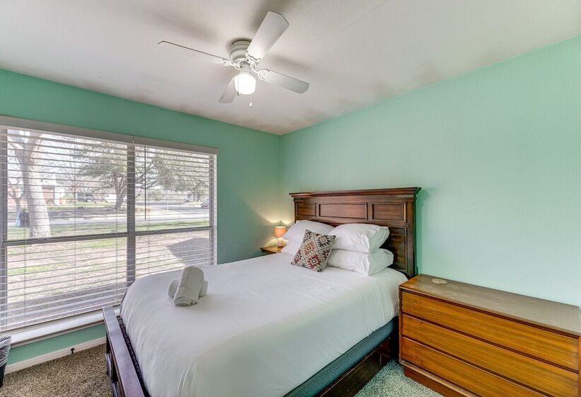 Pet Friendly Austin Home W/ Patio & Fenced Yard!
